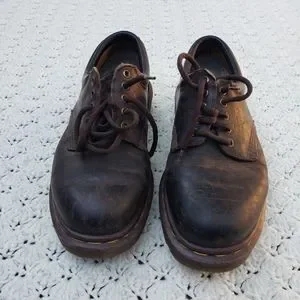 Vintage Dr Doc Martens Made in England Chunky Oxford Platform Shoes 8053 8053 Leather Platform Casual Shoes in Black | Dr. Martens main image 3